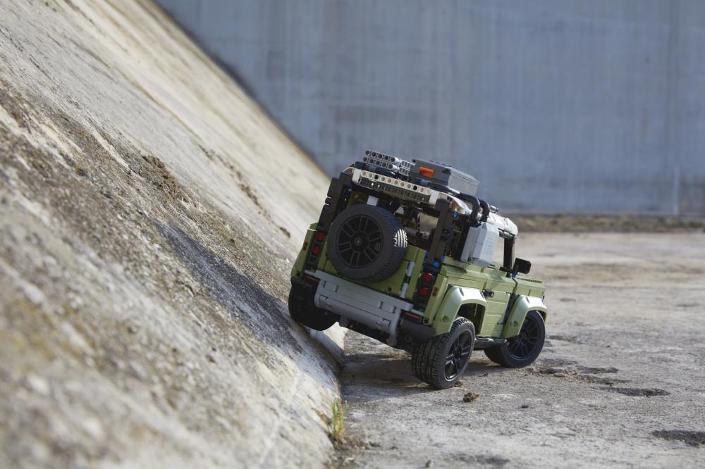 Land Rover Defender by LEGO Technic