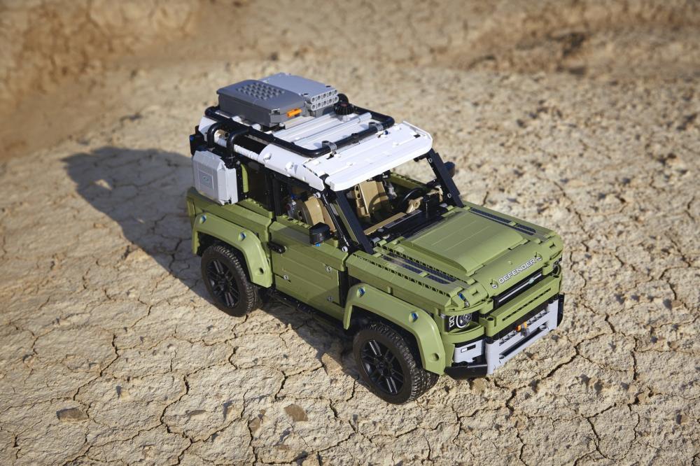 Land Rover Defender by LEGO Technic