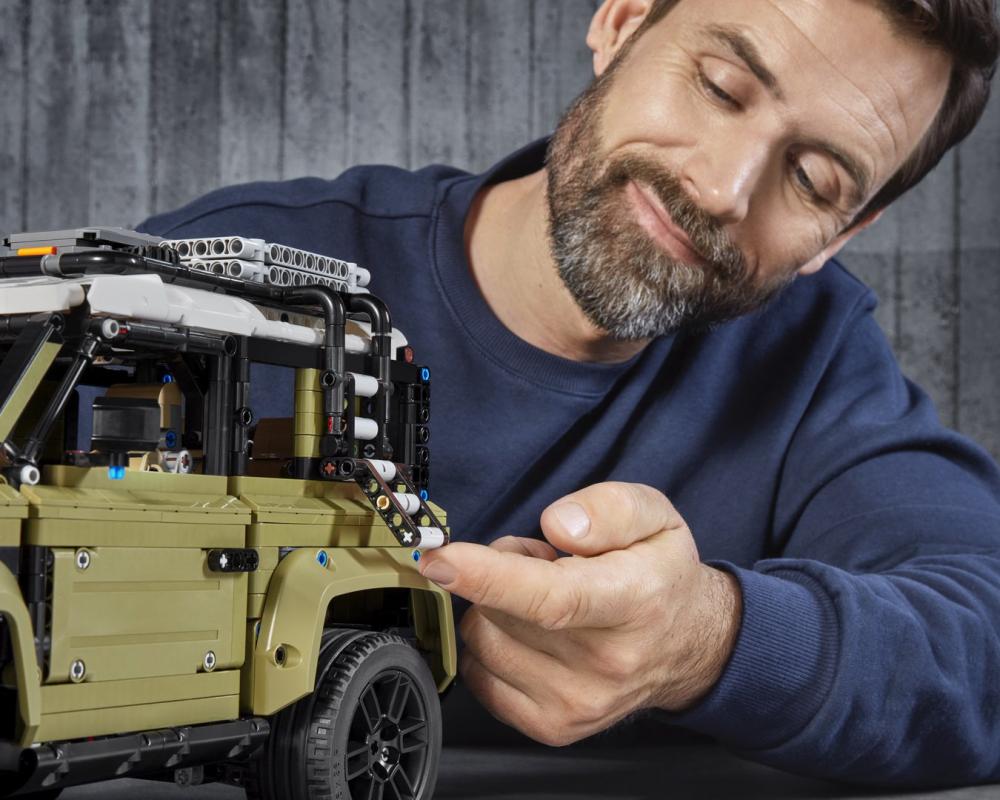 Land Rover Defender by LEGO Technic