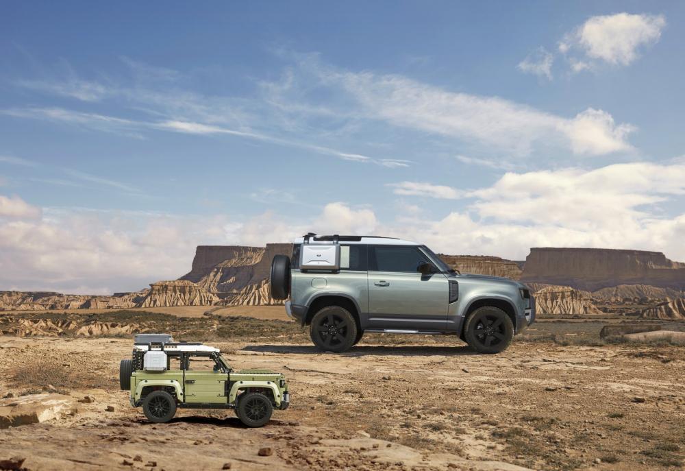 Land Rover Defender by LEGO Technic
