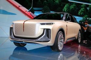 HongQi представил кроссовер с автопилотом четвертого уровня