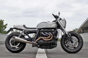 Triumph Rocket 3 by Hammer Crafted