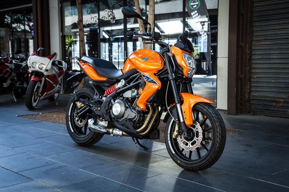 Naked Benelli 302S новинка 2019 года