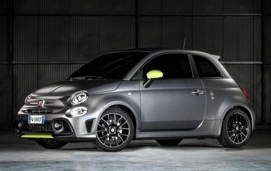 Модный и продвинутый хэтчбэк Abarth 595 Pista увеличил свою мощность ещё  больше