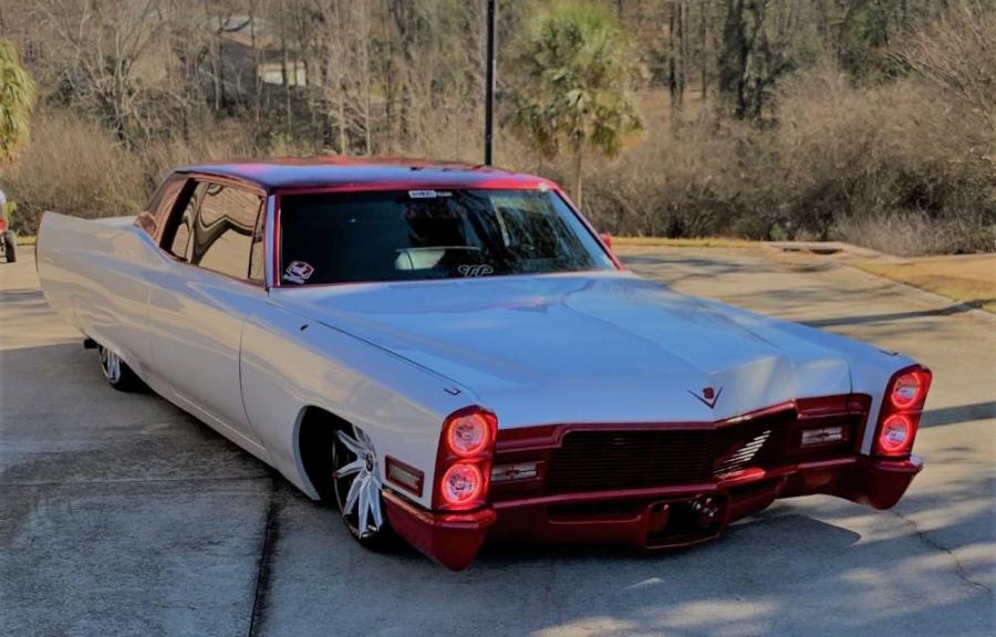 Сделанный на заказ 1968 Cadillac Coupe DeVille выставили на продажу за $45 000