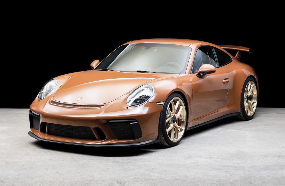 Porsche 911 GT3 с невероятным окрасом кузова выставлен на продажу