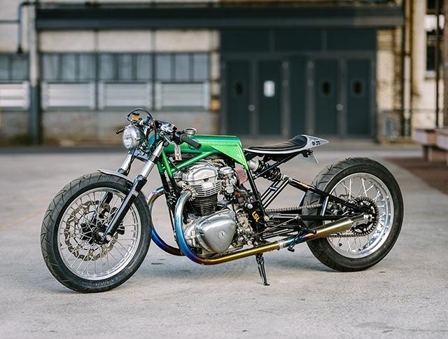 Кастом японского Kawasaki W800 Wasabi от мастерской Schlachtwerk