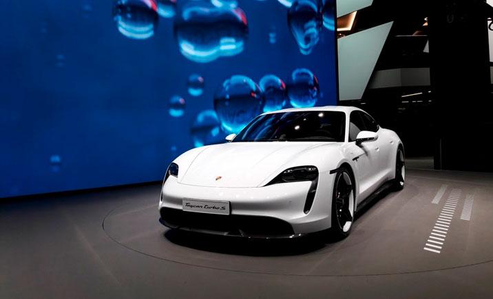 Porsche Taycan от Мартин Виттлер