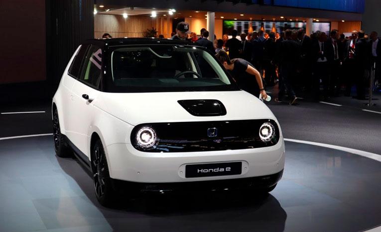 Honda E, Том Грюнвег