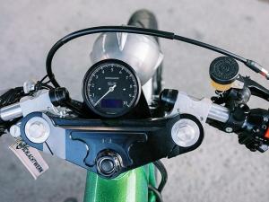 Kawasaki W800 Wasabi by Schlachtwerk