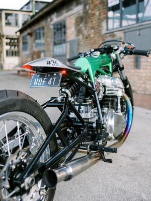 Kawasaki W800 Wasabi by Schlachtwerk