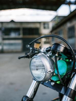 Kawasaki W800 Wasabi by Schlachtwerk