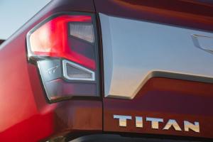 Nissan Titan Platinum Reserve Crew Cab 2019 года