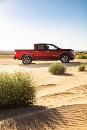 Nissan Titan SL Crew Cab 2019 года