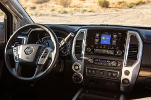 Nissan Titan SL Crew Cab 2019 года