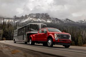 Пикапы-тягачи F-Series Super Duty от Ford справятся с многотонными грузами