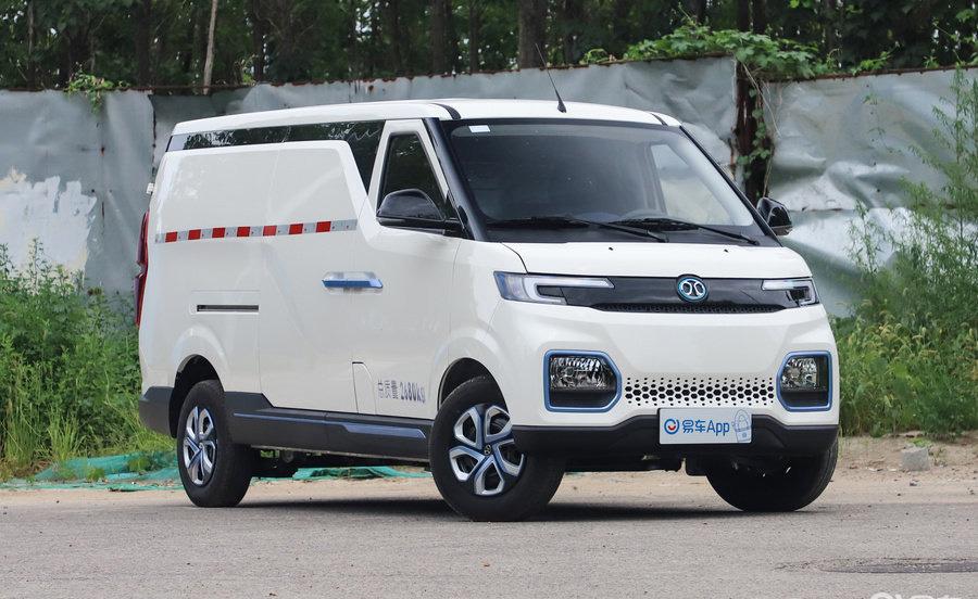 Стартовали продажи нового оригинального фургона на электрической тяге от BAIC