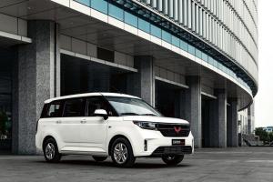 WuLing Hongguang Plus 2019 года