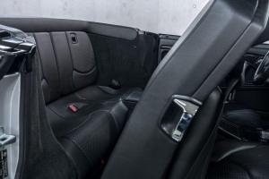 Один из 12 Mercedes-Benz SL 320 Mille Miglia 2000 года