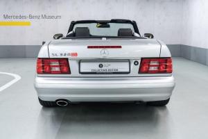 Один из 12 Mercedes-Benz SL 320 Mille Miglia 2000 года