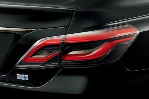 Toyota Crown Sport Style 2019 года