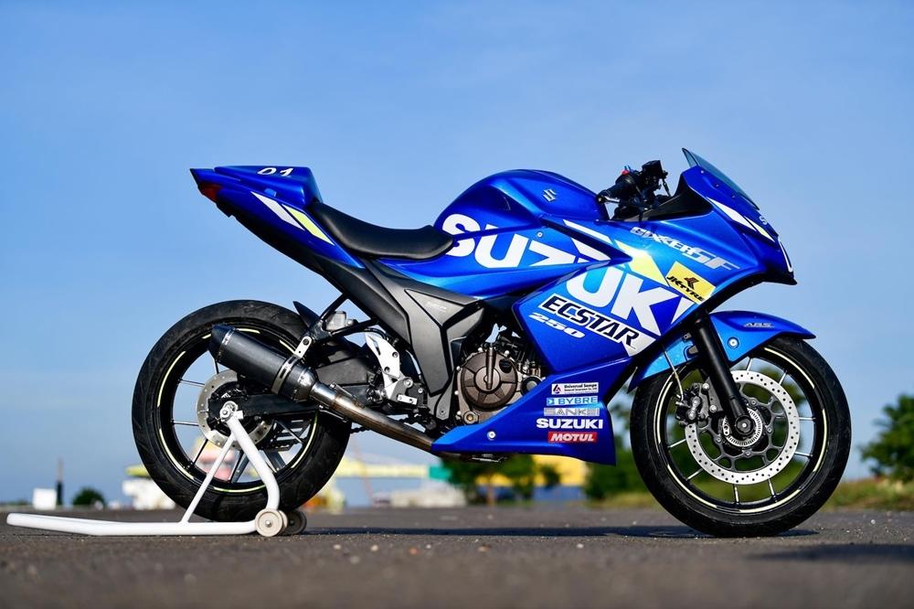 Новый байк от Suzuki: Gixxer SF250 MotoGP Edition
 
