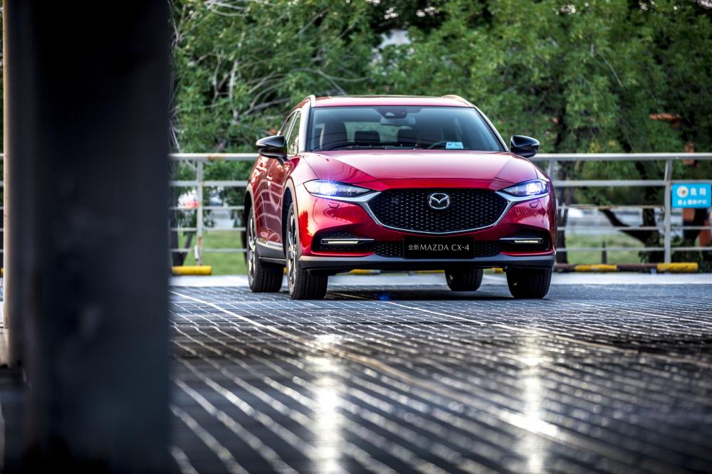 Mazda CX-4 2019 года