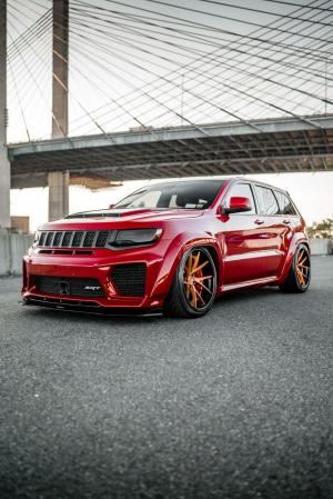 Jeep Grand Cherokee SRT8 on Ferrada Wheels (USF02)