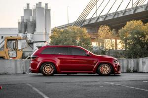 Jeep Grand Cherokee SRT8 on Ferrada Wheels (USF02)
