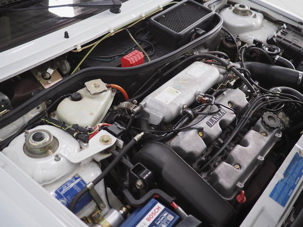 Lancia Delta HF Integrale 8V 1988 года