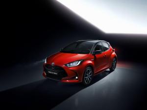 Toyota Yaris Hybrid 2019 года