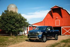 Nissan Titan XD SL Crew Cab 2019 года