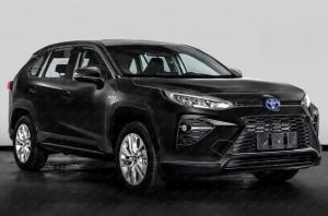 Новый автомобиль Toyota, взявший основу и черты RAV4, впервые предстал публике