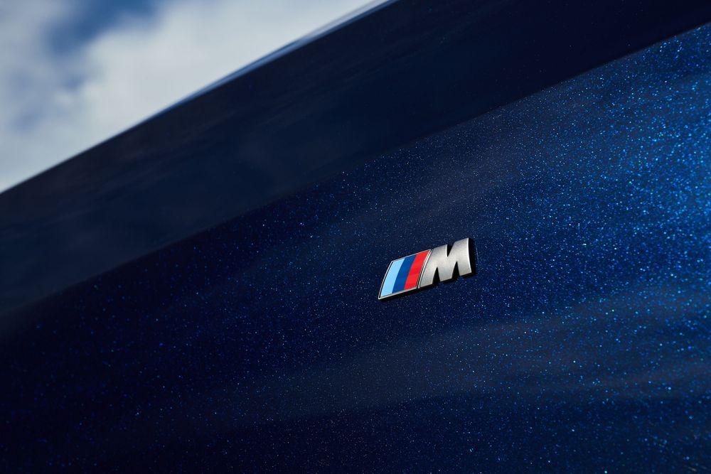 РќРµРѕРЅ BMW logo m340i