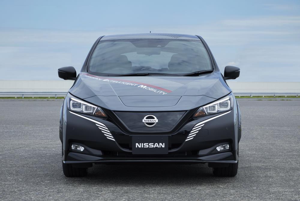 Nissan показала прототип электрического Leaf