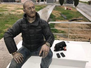 Памятник для Antonio El Tonto