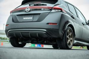 Nissan Leaf All-Wheel-Control Test Сar 2019 года