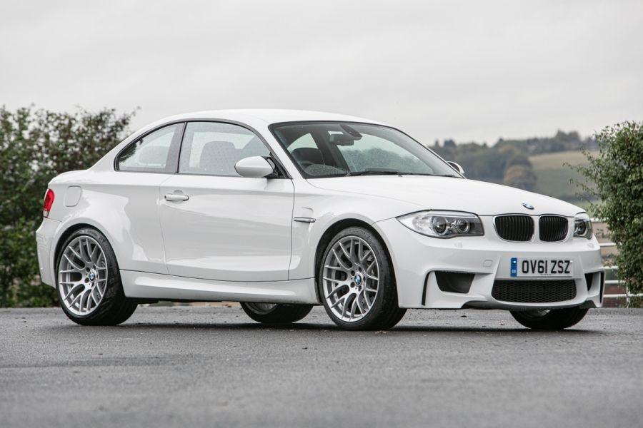 Джей Кей продает свой белоснежный BMW 1M с маленьким пробегом