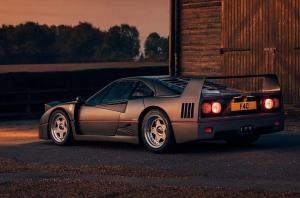 Отреставрированный Ferrari F40 в DK Engineering