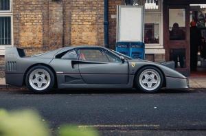 Отреставрированный Ferrari F40 в DK Engineering
