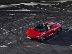 Audi R8 V10 RWD Spyder 2019 года