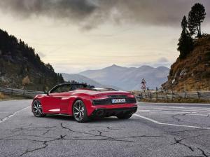 Audi R8 V10 RWD Spyder 2019 года