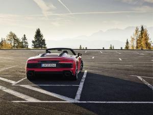 Audi R8 V10 RWD Spyder 2019 года