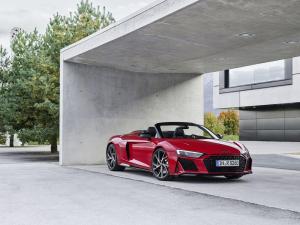 Audi R8 V10 RWD Spyder 2019 года