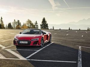 Audi R8 V10 RWD Spyder 2019 года