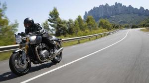 Triumph Thruxton RS 2020 года