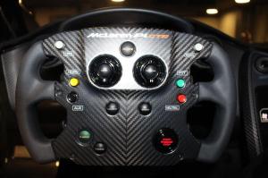 руль McLaren P1 GTR by Lanzante 2019 года, кузов №018