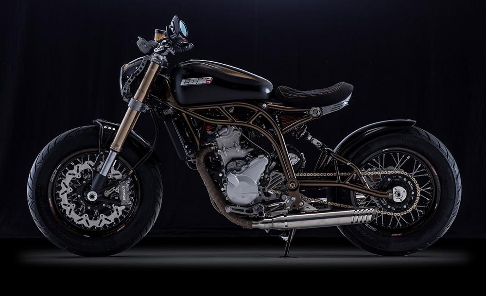 CCM Spitfire Stealth для любителей черного
