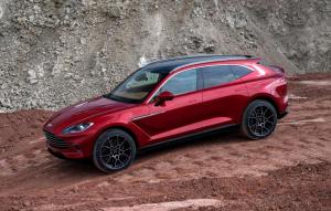 Aston Martin DBX 2020 года