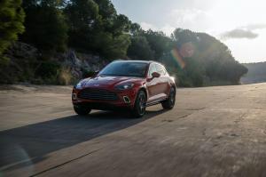 Aston Martin DBX 2020 года